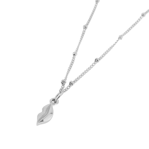 Lips necklace silver