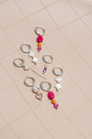 Single pearl chain hoop silver