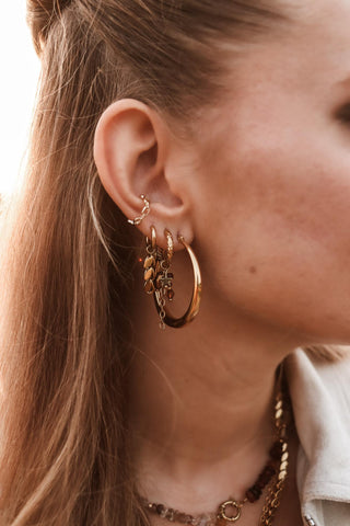 Single golden cirkel hoop gold