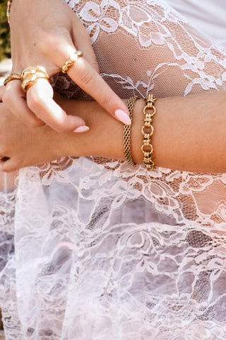 Big round bracelet gold