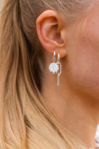 Single Shelly hoop silver