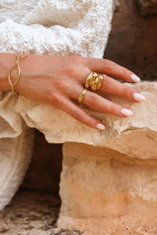 Queen of waves ring gold