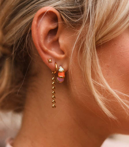 Single Baby shell hoop gold