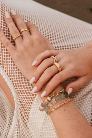 Lilac chain ring gold