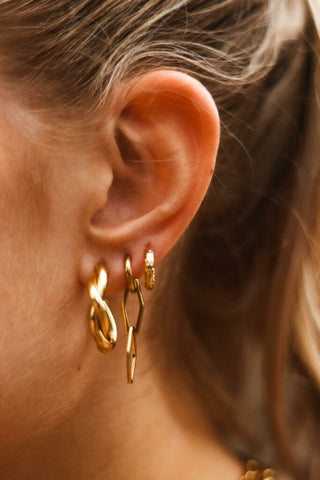 Single hilly small hoop gold