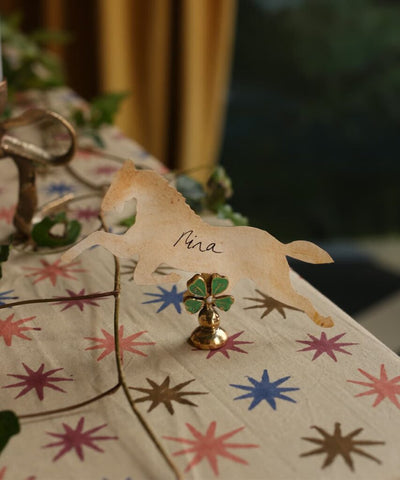 Lucky clover card holder