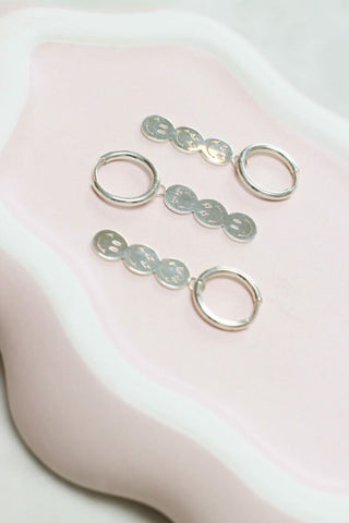 Single happy smiley hoop silver