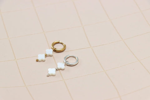 Single white clover hoop silver