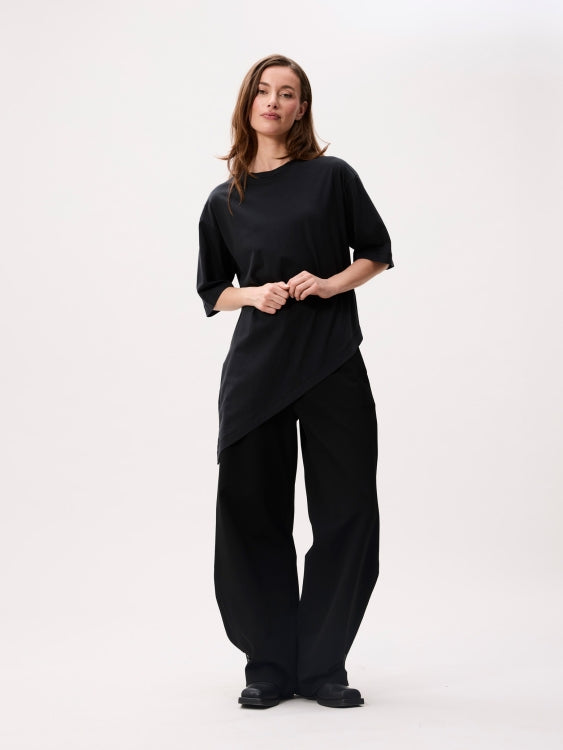 Asymmetric Tshirt - Black