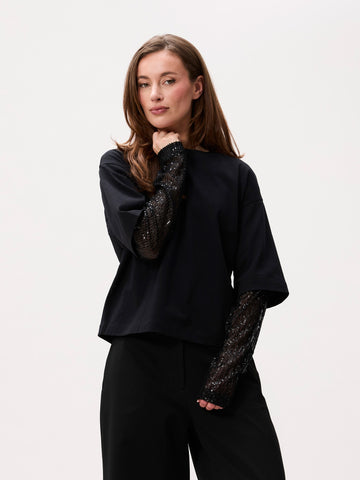 Loose fit Tshirt with sequins sleeves - black
