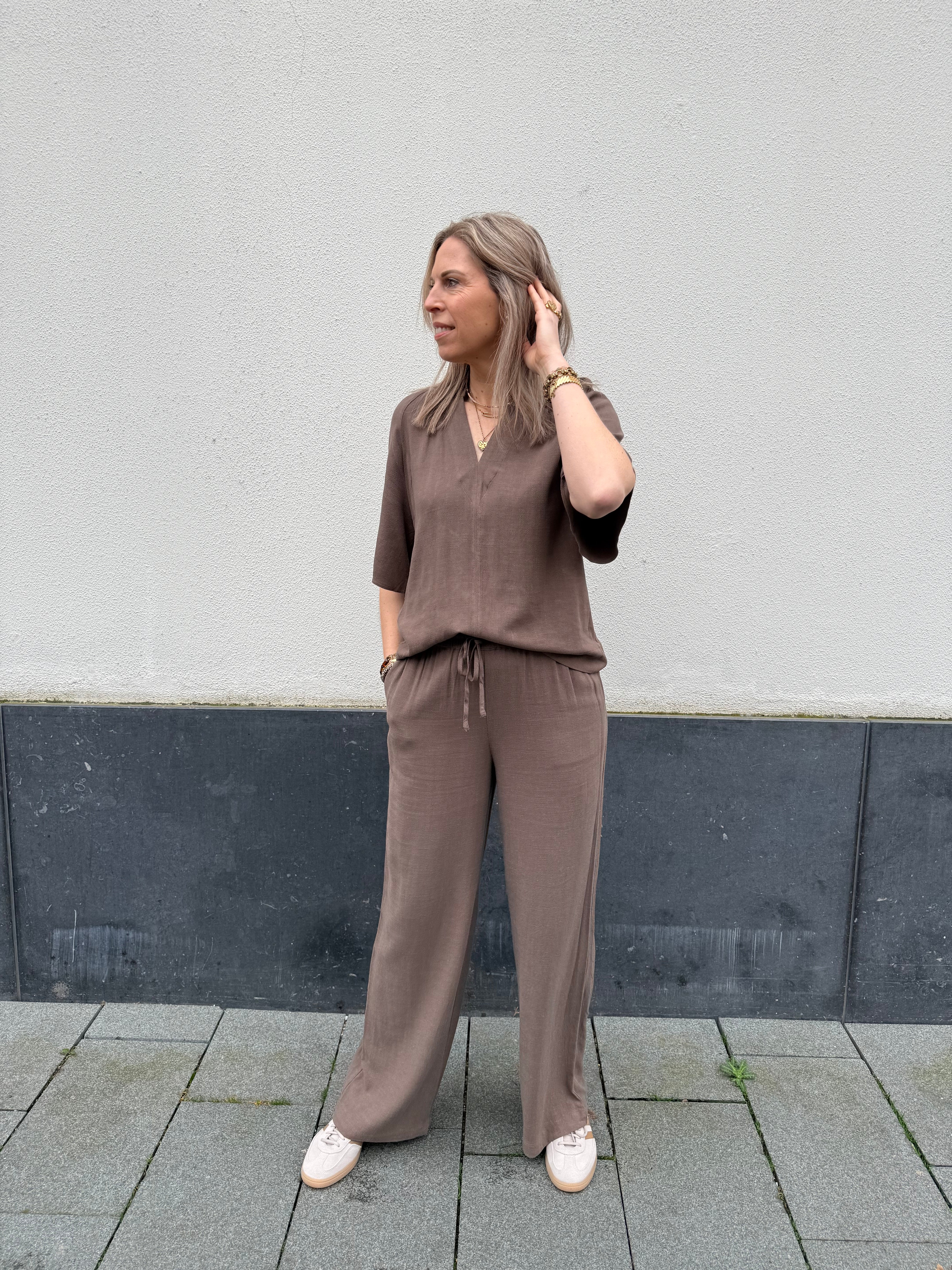 Slwviva 2/4 v-neck linen blend top - chocolate chip
