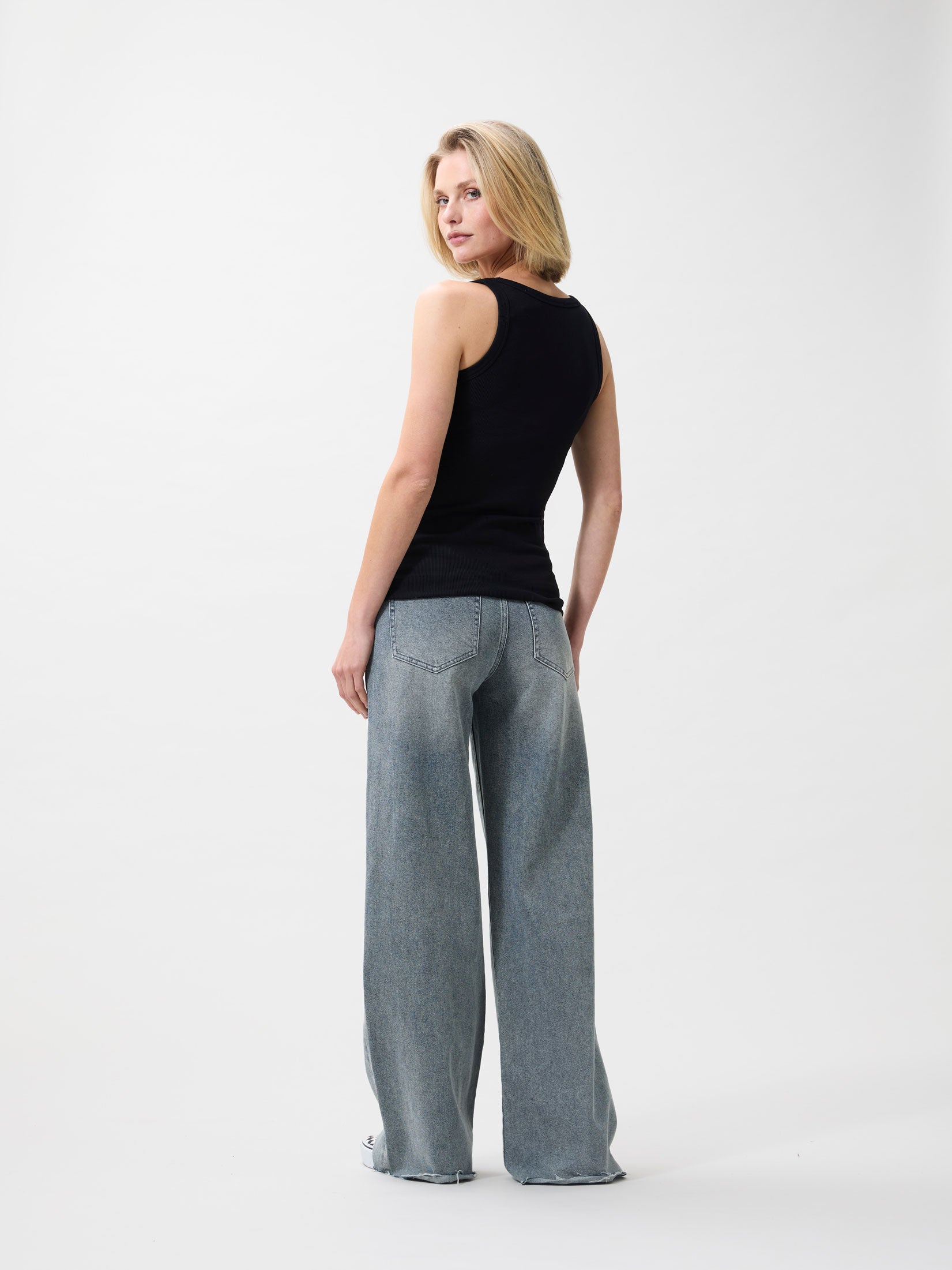 Loose fit jeans - tinted blue
