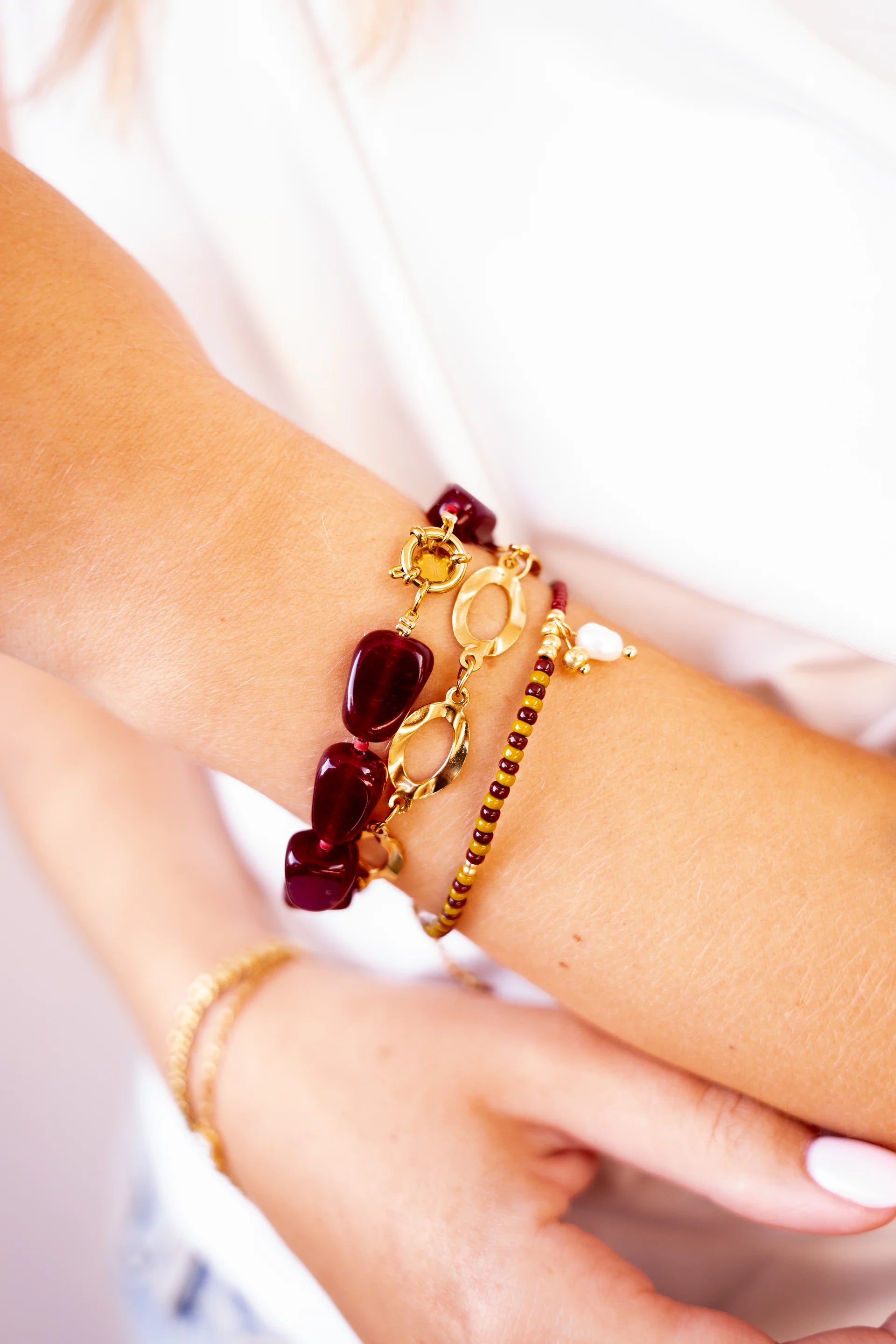 Burgundy bracelet gold