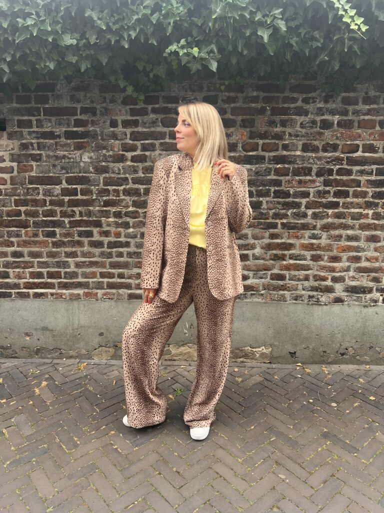 Pants Puck - leopard