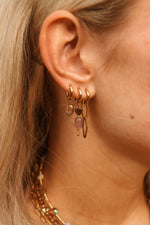 Single wobbly hoop gold