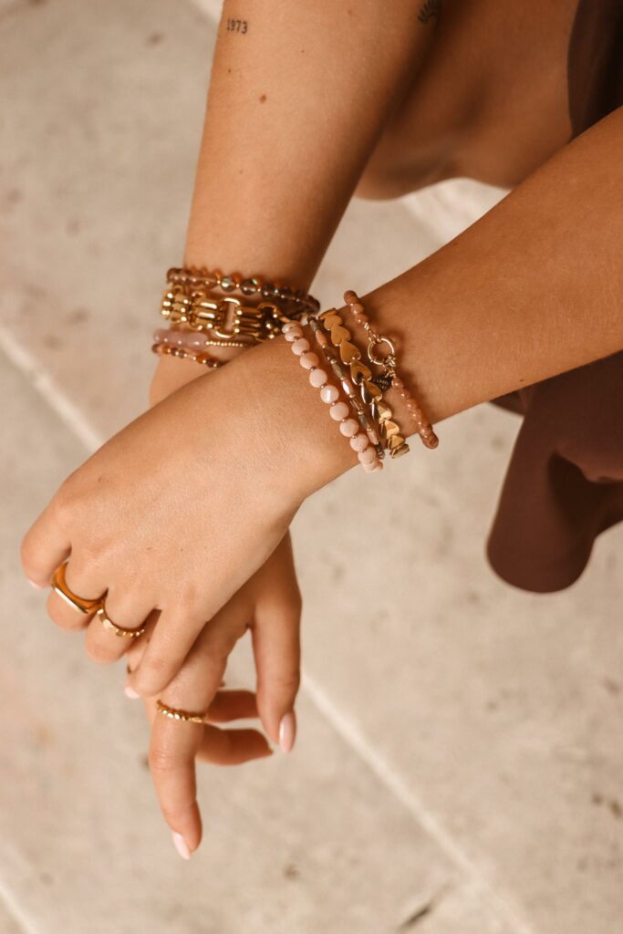 Brown beads bracelet gold