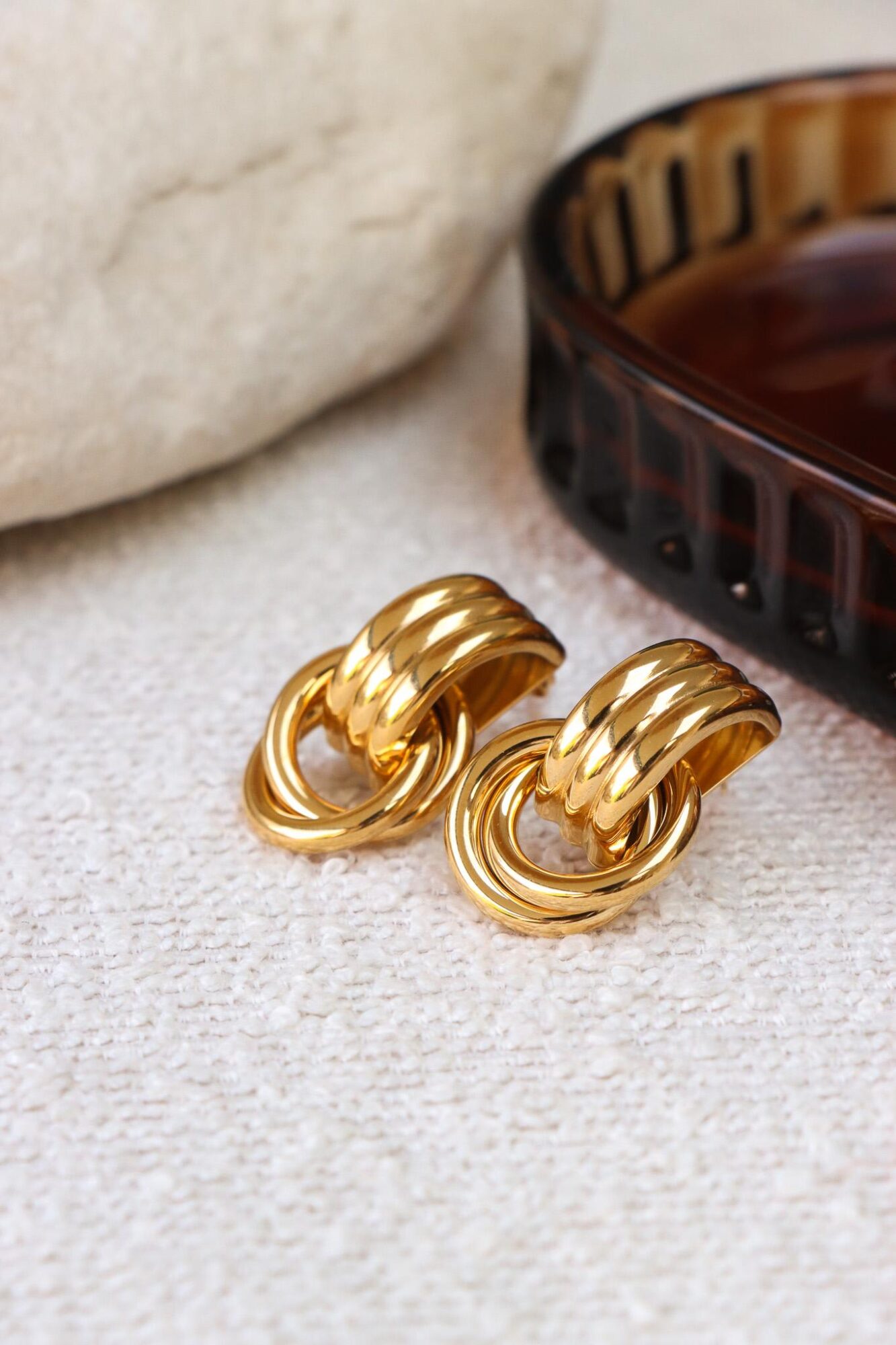 Single Round and round hoop gold
