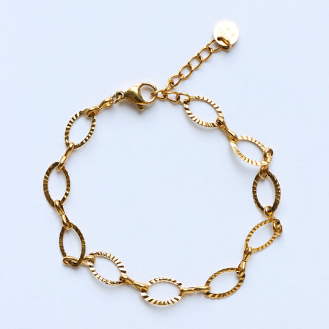 Oval line bracelet gold