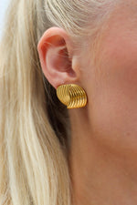 Louise hoop gold