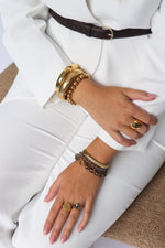 Classy bangle gold