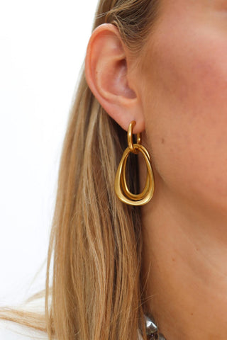 Twice around hoop gold