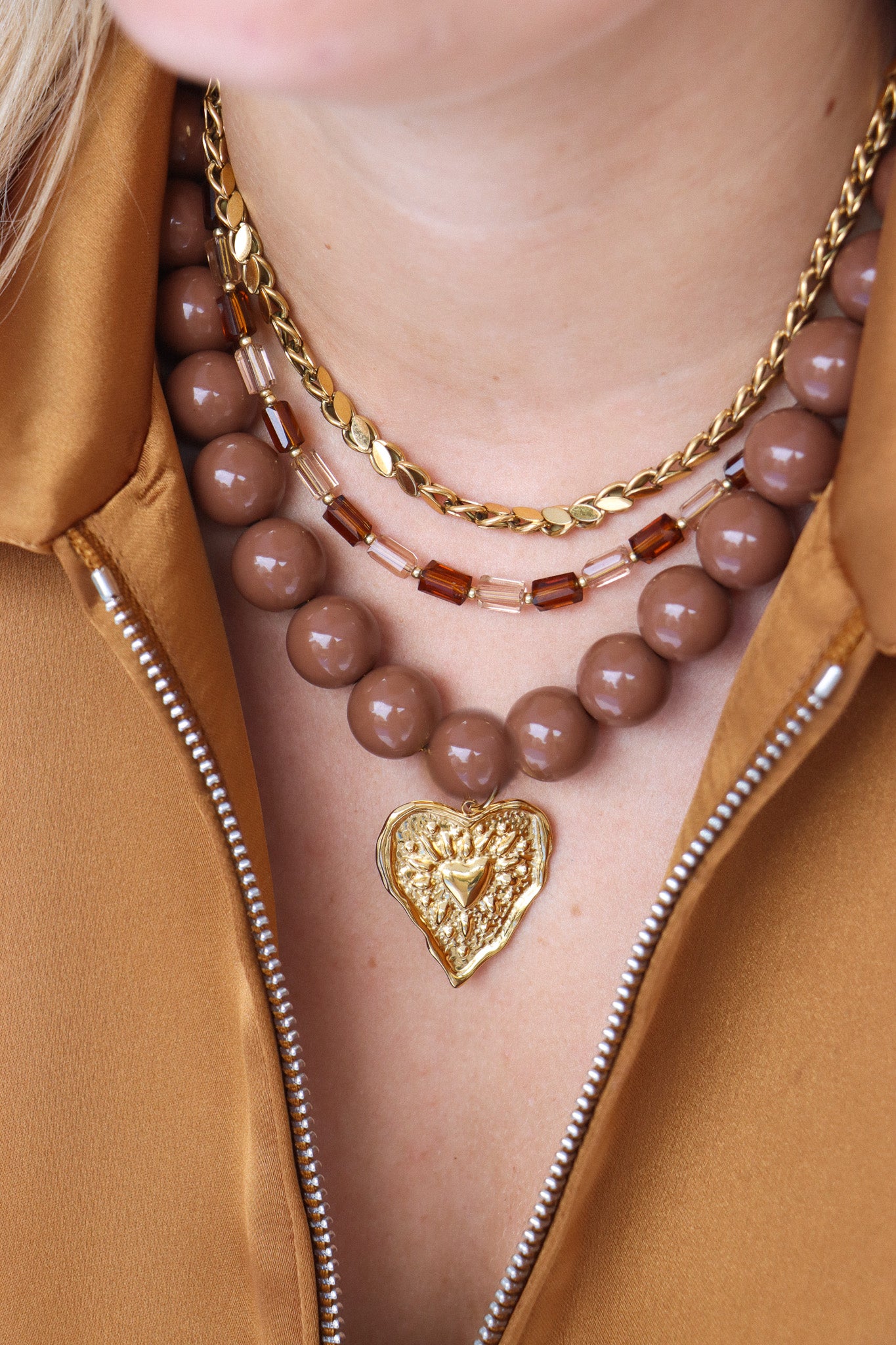 Chestnut necklace gold