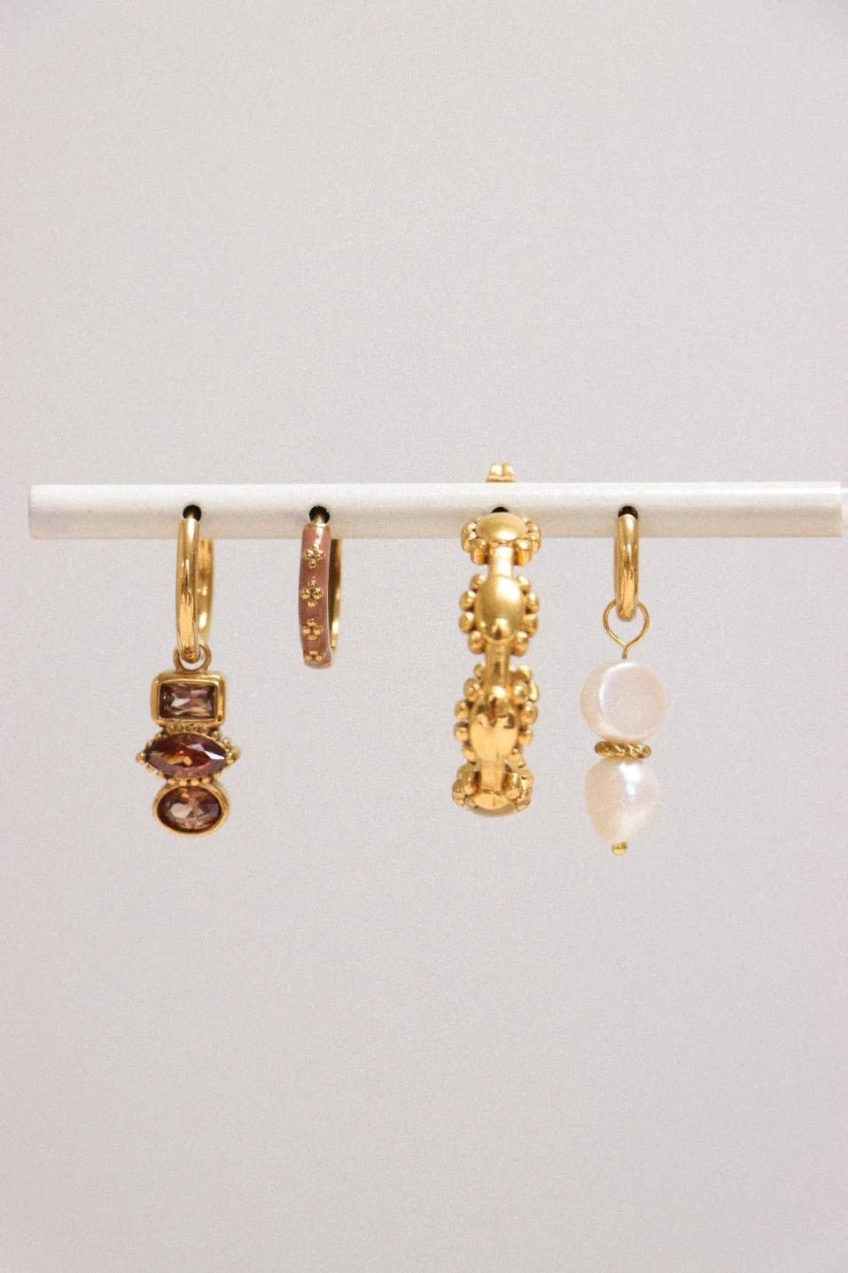 Belle pearl hoop gold