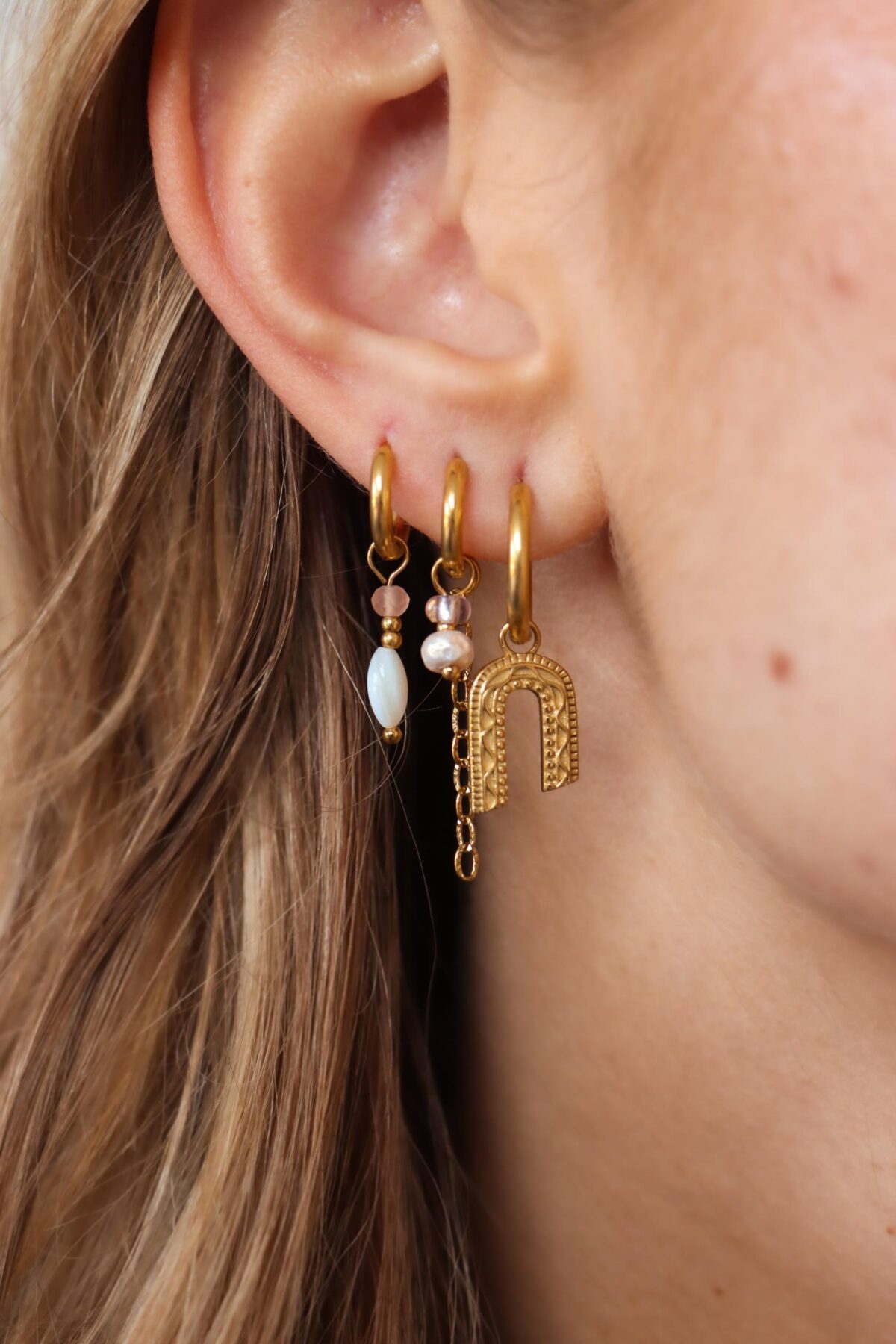 Single Coastal Shine Hoop Gold