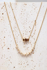 Classy pearl necklace gold