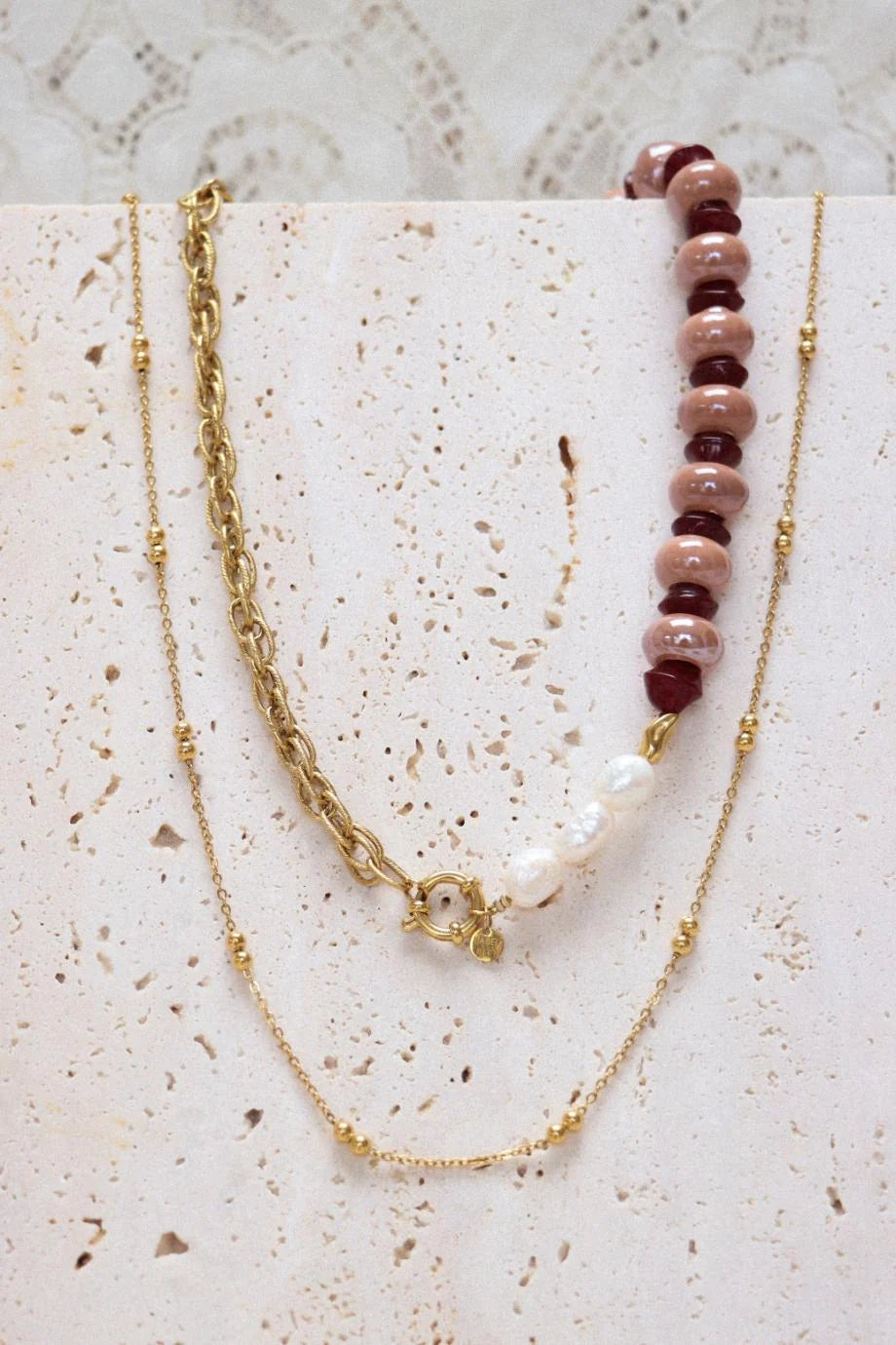 Long dots necklace gold