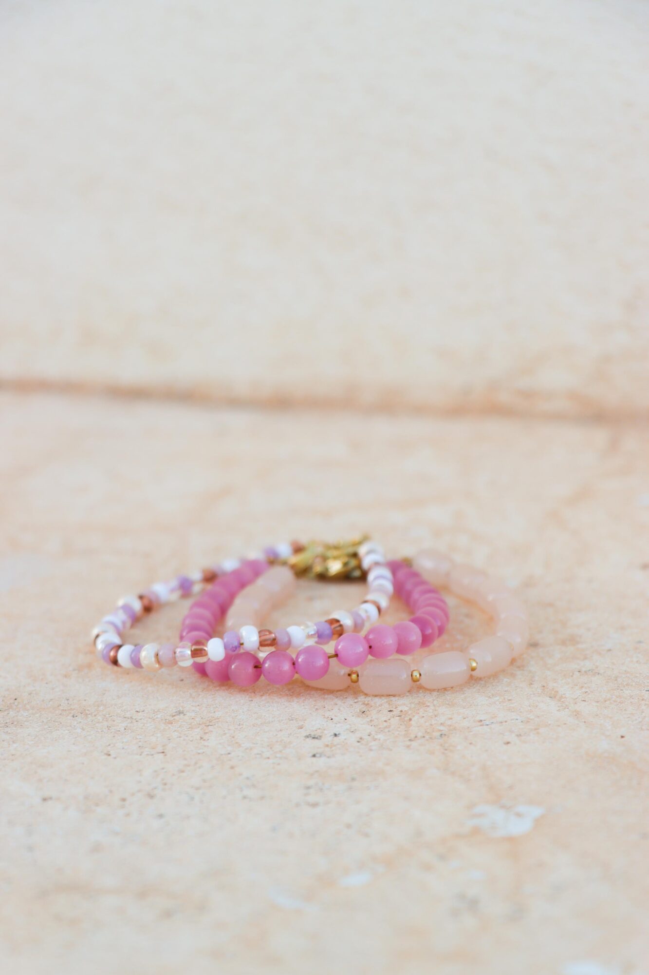 Natural beads bracelet gold