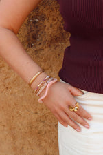 White glow bracelet gold