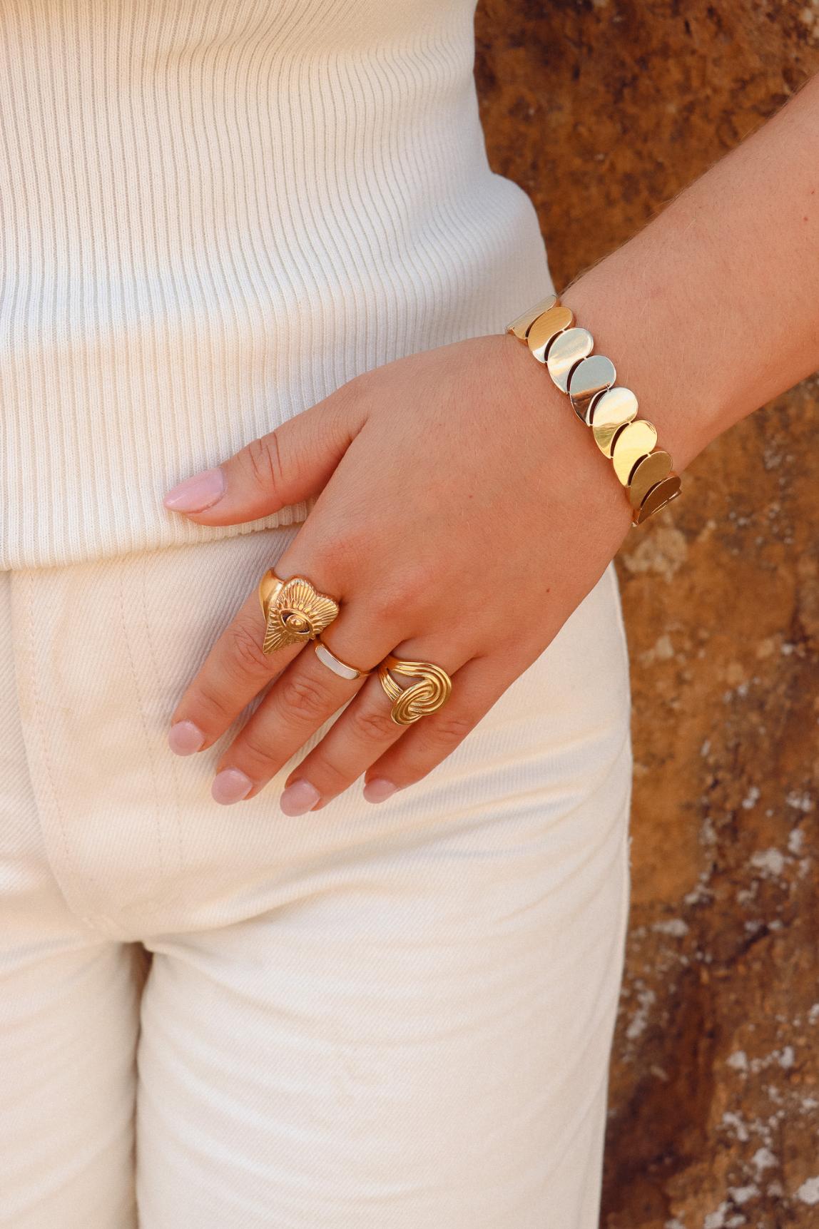 Sea whisper bangle gold