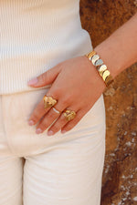 Sea whisper bangle gold
