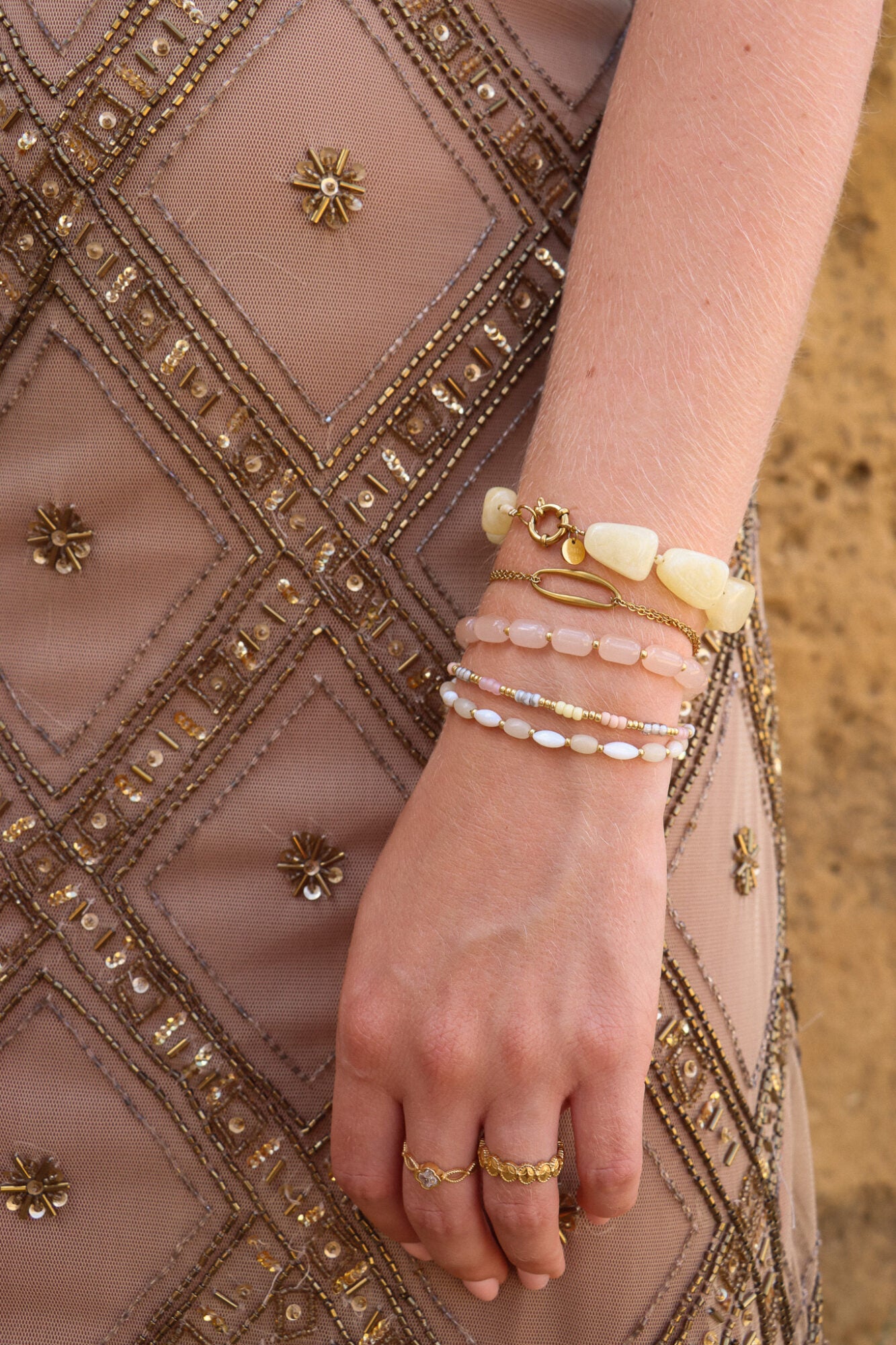 Soft rainbow bracelet gold