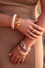 Big shell bracelet gold