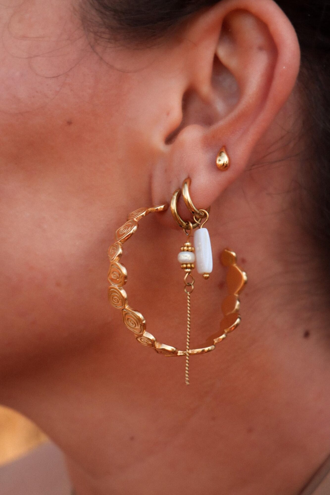 Big twirl hoop gold