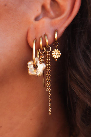 Oval flower brown hoop gold