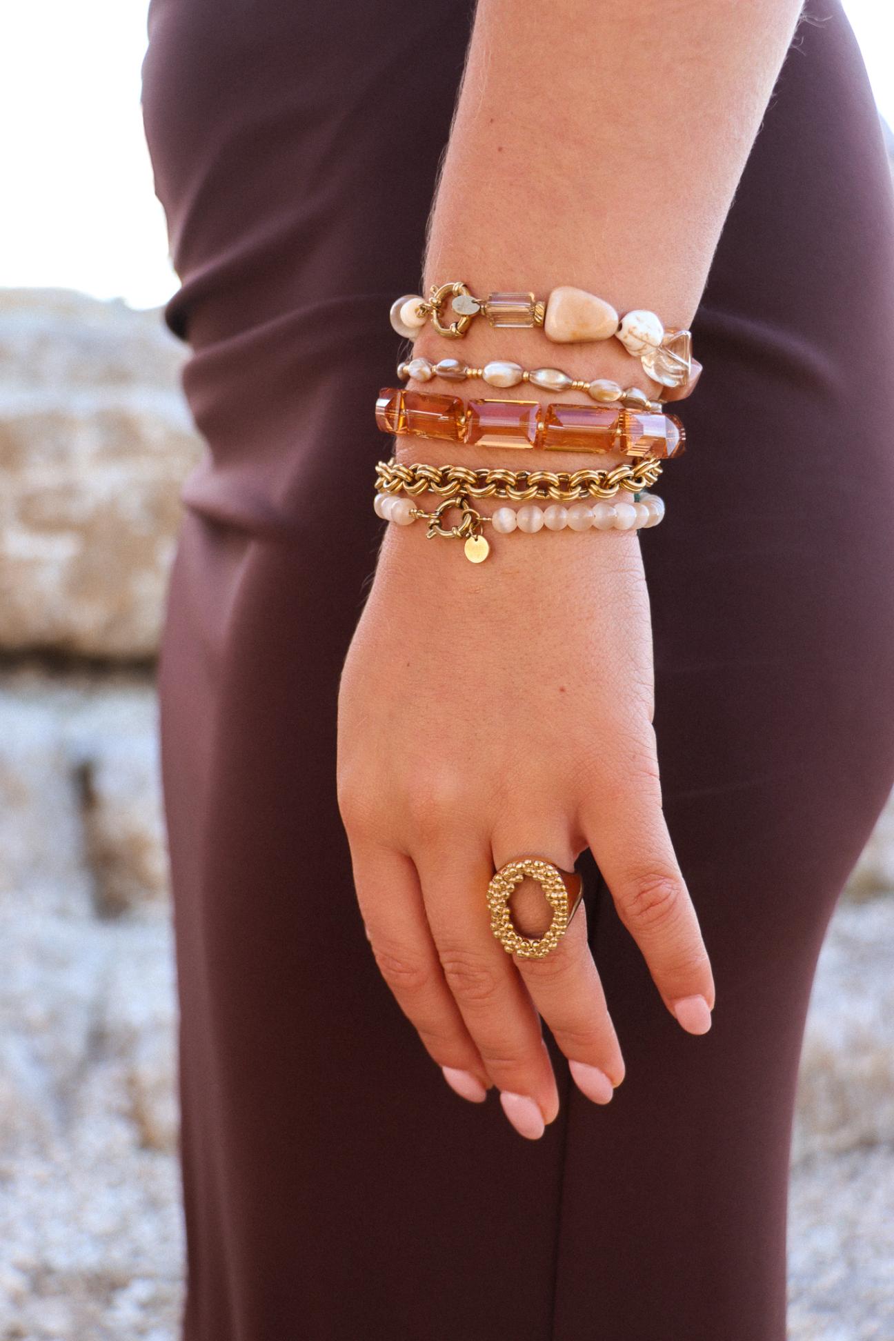 Organic bubble ring gold