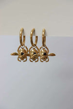 Single bobbie beetle hoop gold
