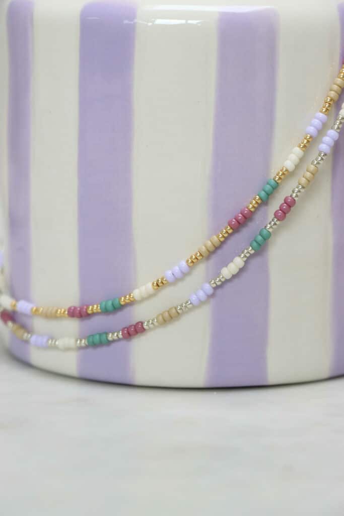 Arabian rainbow choker silver