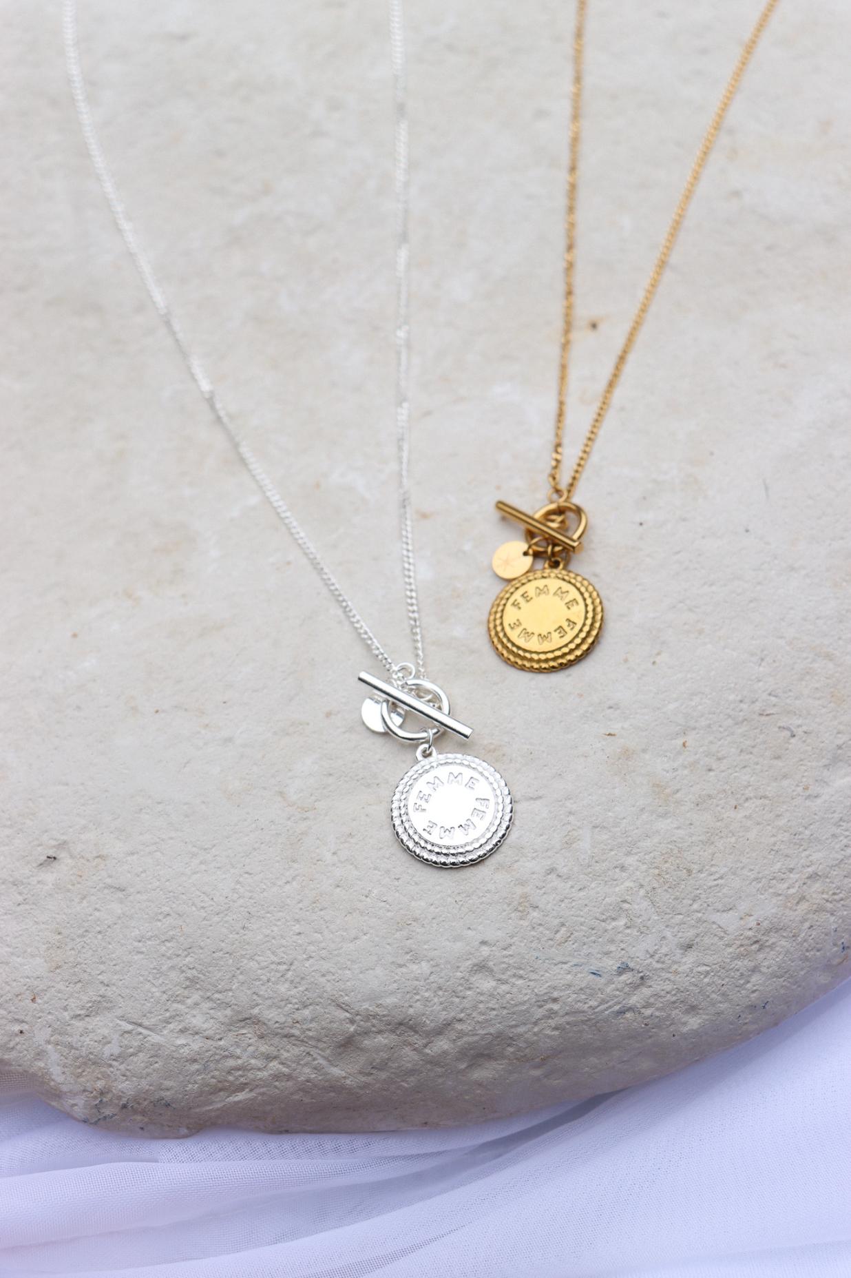 Femme necklace gold