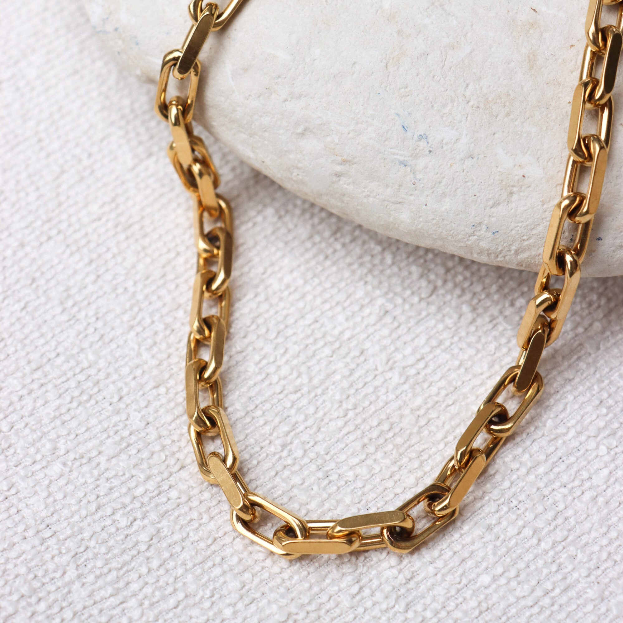 Bold chain necklace gold
