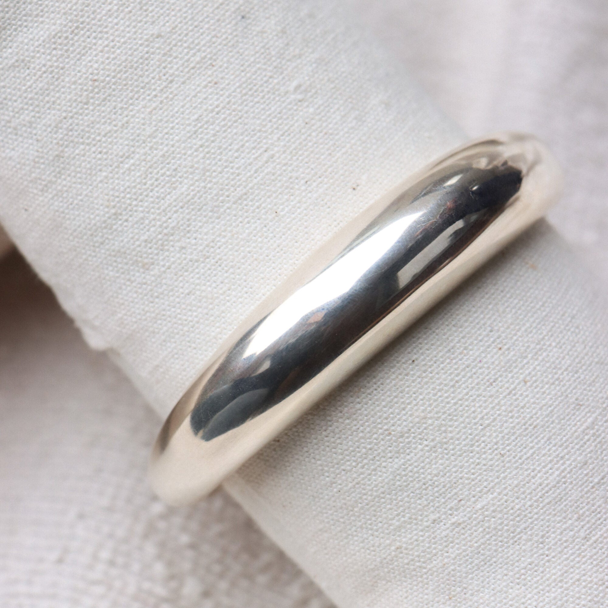 Classy bangle silver