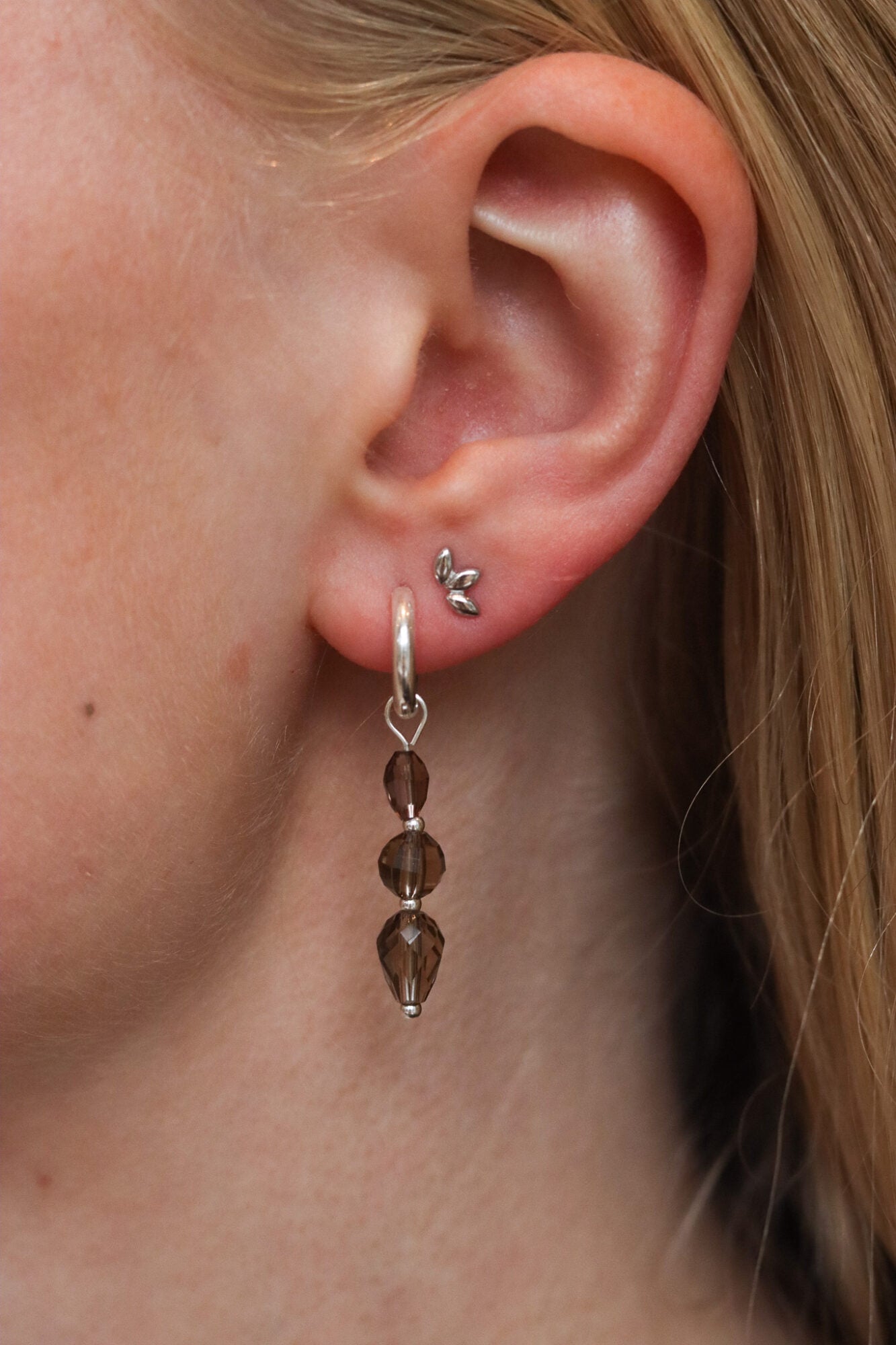 Grey diamonds hoop silver