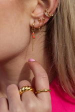 Single chain coral hoop gold