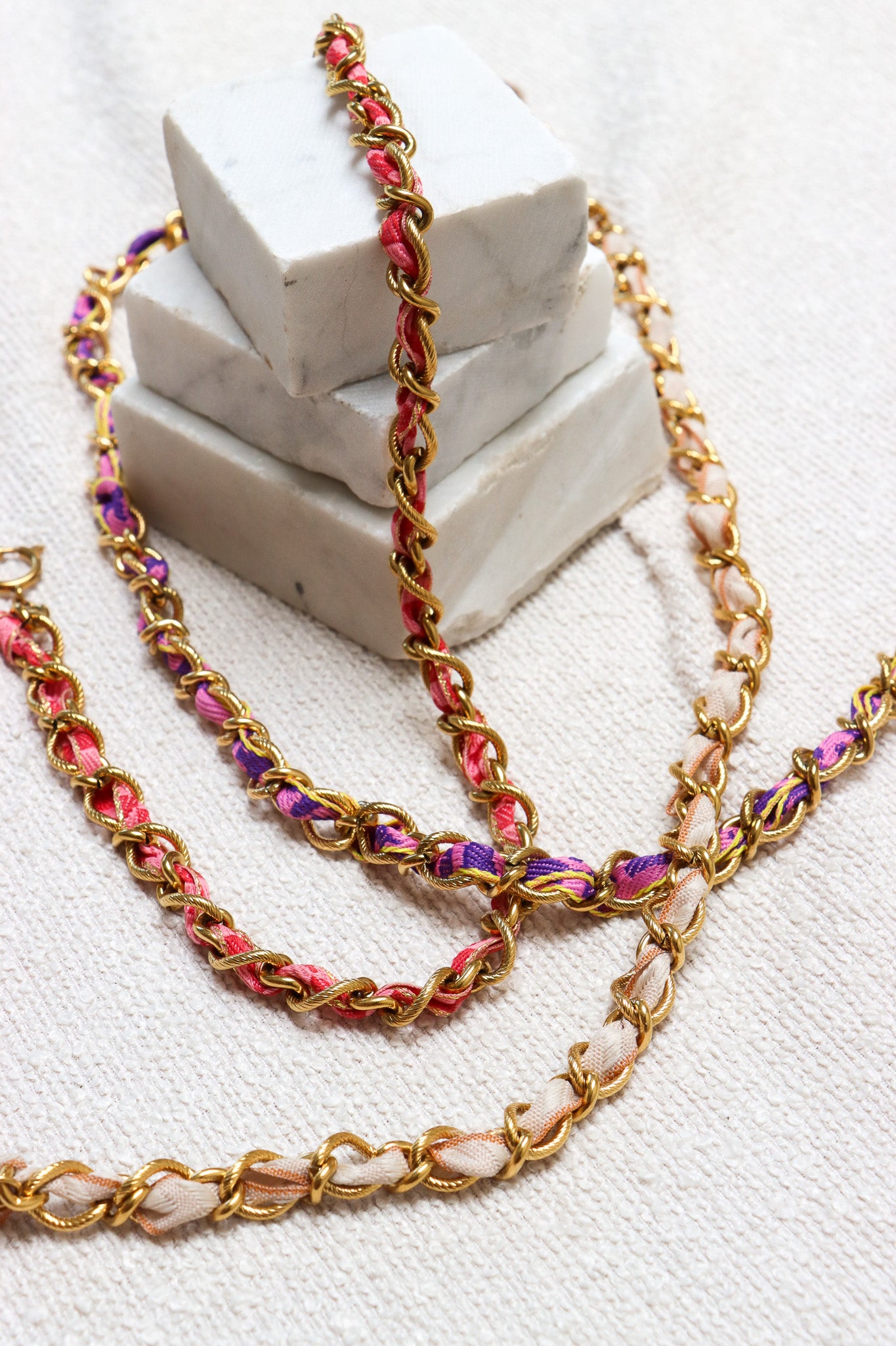 Summer knot pink necklace gold
