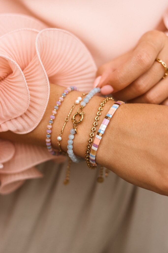 Pearl pearl pearl bracelet gold
