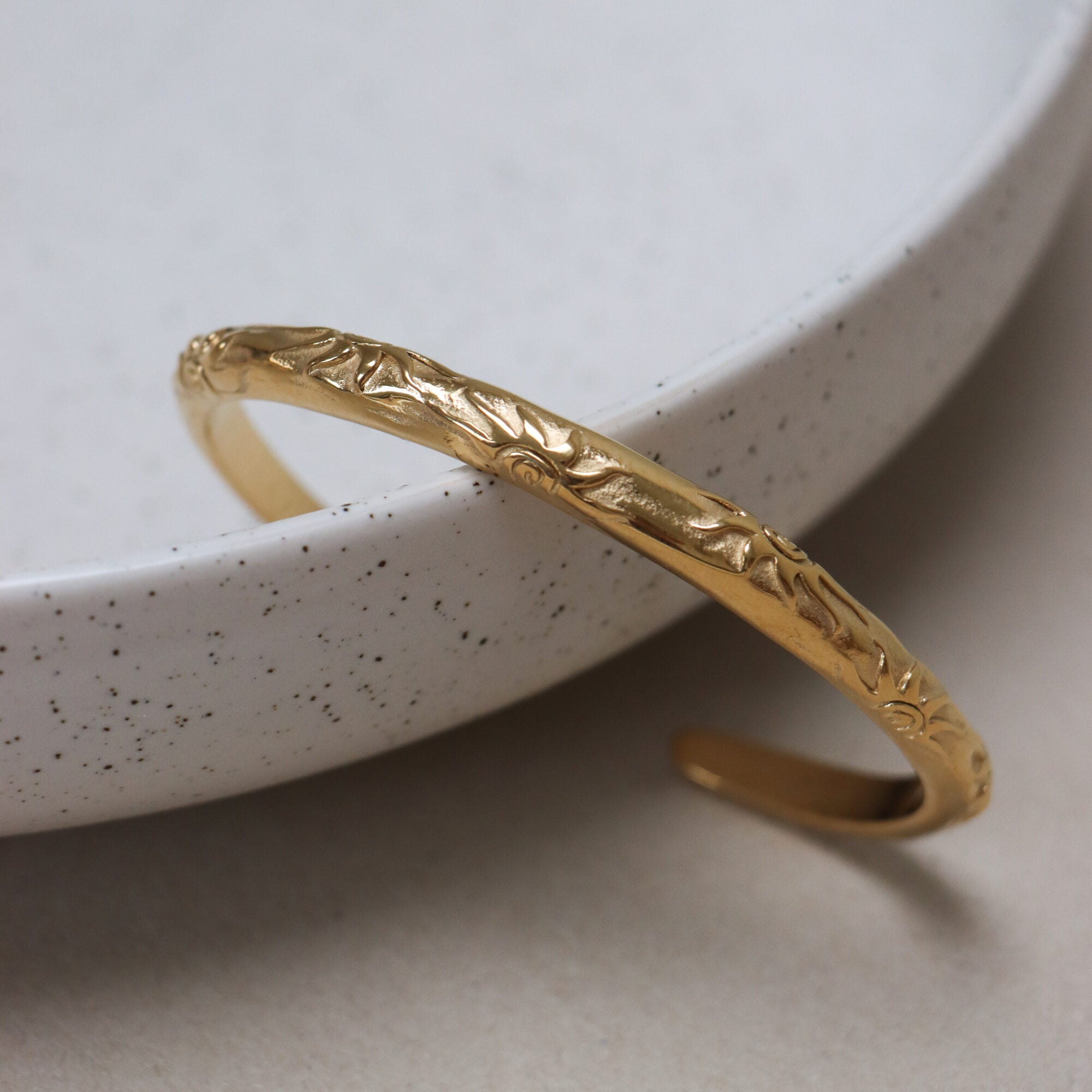 Sunlight bangle gold