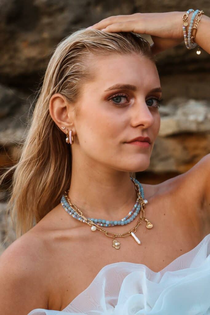 Light blue snake necklace gold